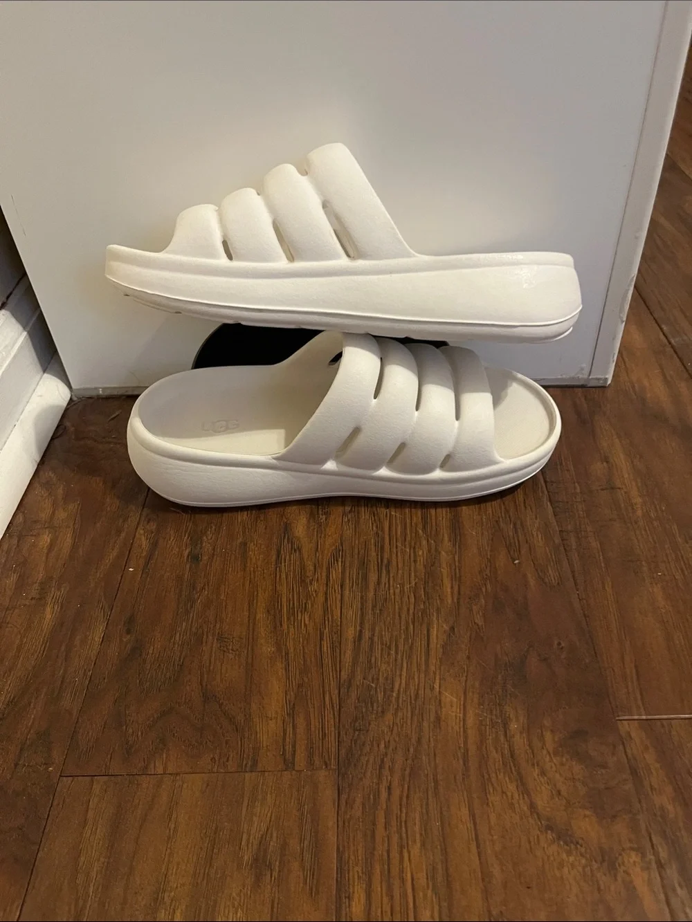 UGG kids white
